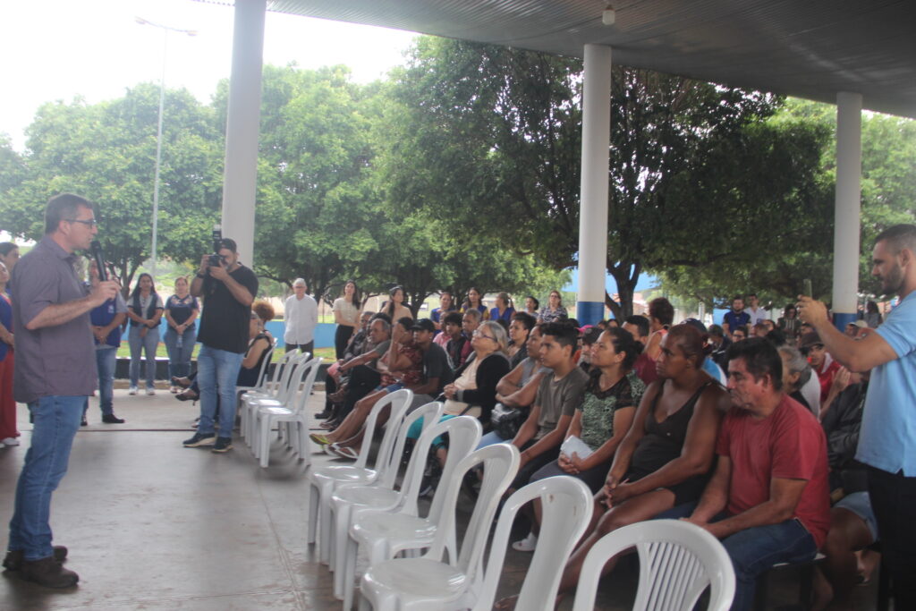 Prefeito Dr. Cassiano Maia dá continuidade às entregas de cestas básicas em Três Lagoas Prefeito Dr. Cassiano Maia dá continuidade às entregas de cestas básicas em Três Lagoas