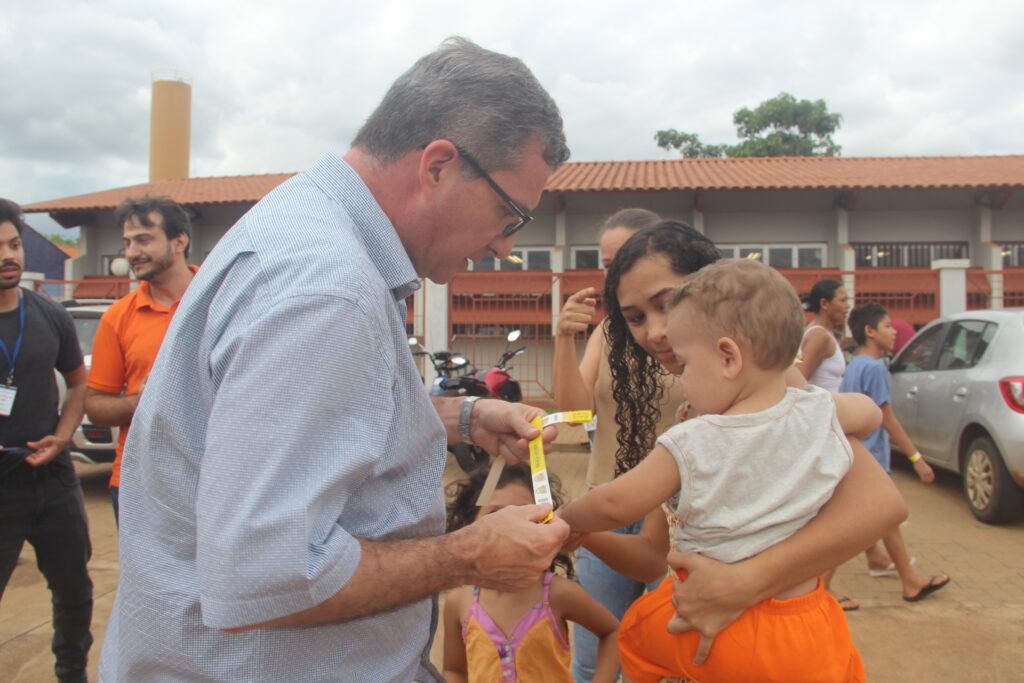 Magia, sorrisos e esperança marcam entrega de brinquedos em Três Lagoas Magia, sorrisos e esperança marcam entrega de brinquedos em Três Lagoas