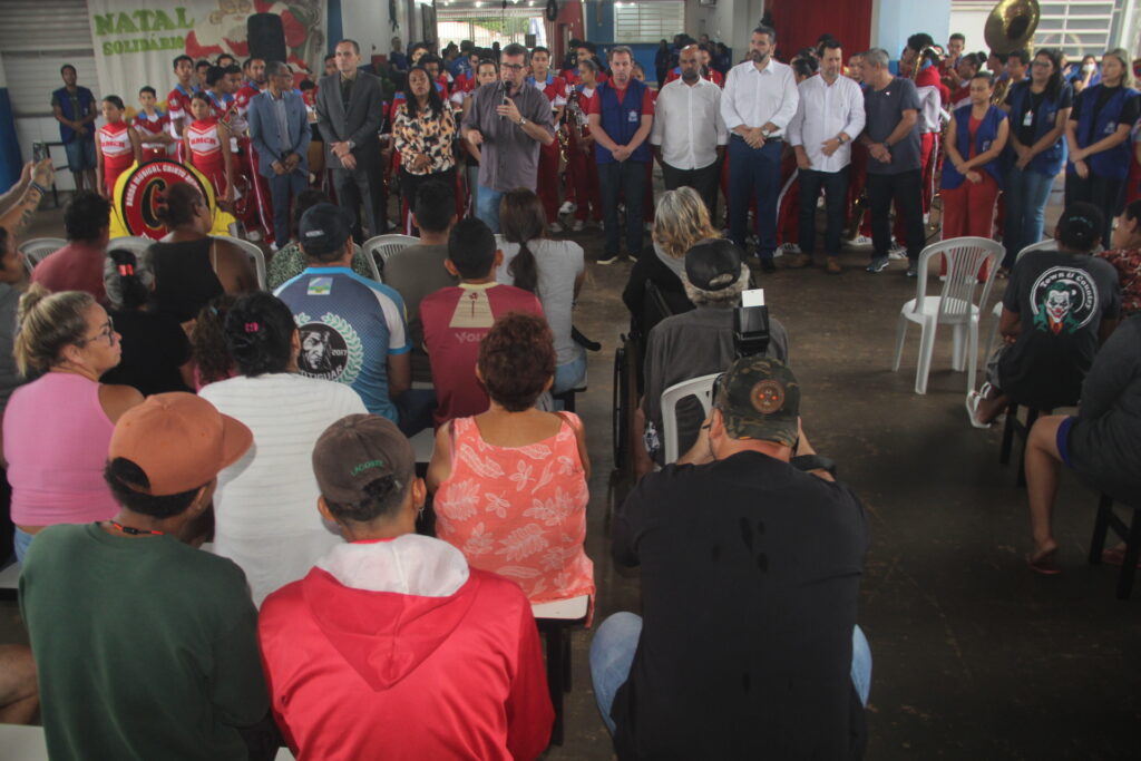 Prefeito Dr. Cassiano Maia dá continuidade às entregas de cestas básicas em Três Lagoas Prefeito Dr. Cassiano Maia dá continuidade às entregas de cestas básicas em Três Lagoas