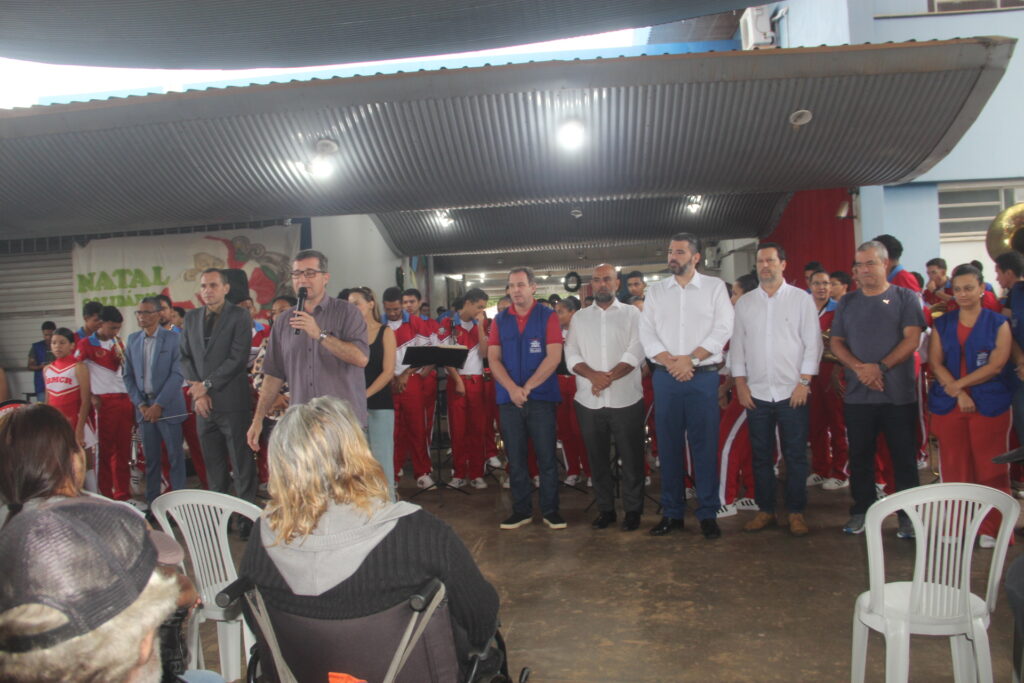 Prefeito Dr. Cassiano Maia dá continuidade às entregas de cestas básicas em Três Lagoas Prefeito Dr. Cassiano Maia dá continuidade às entregas de cestas básicas em Três Lagoas