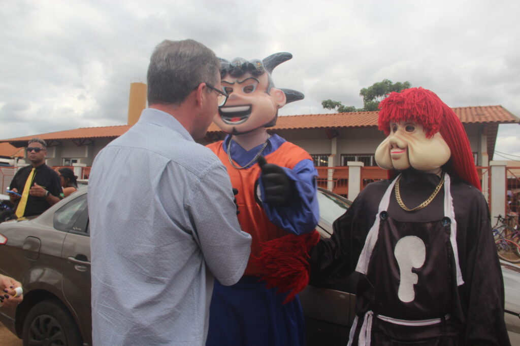 Magia, sorrisos e esperança marcam entrega de brinquedos em Três Lagoas Magia, sorrisos e esperança marcam entrega de brinquedos em Três Lagoas