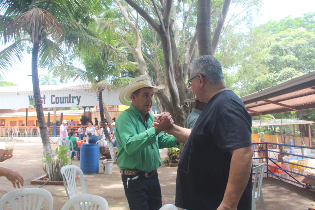 Aniversário de Ângelo Guerreiro reúne família, autoridades e aliados em celebração especial no Rancho West Country