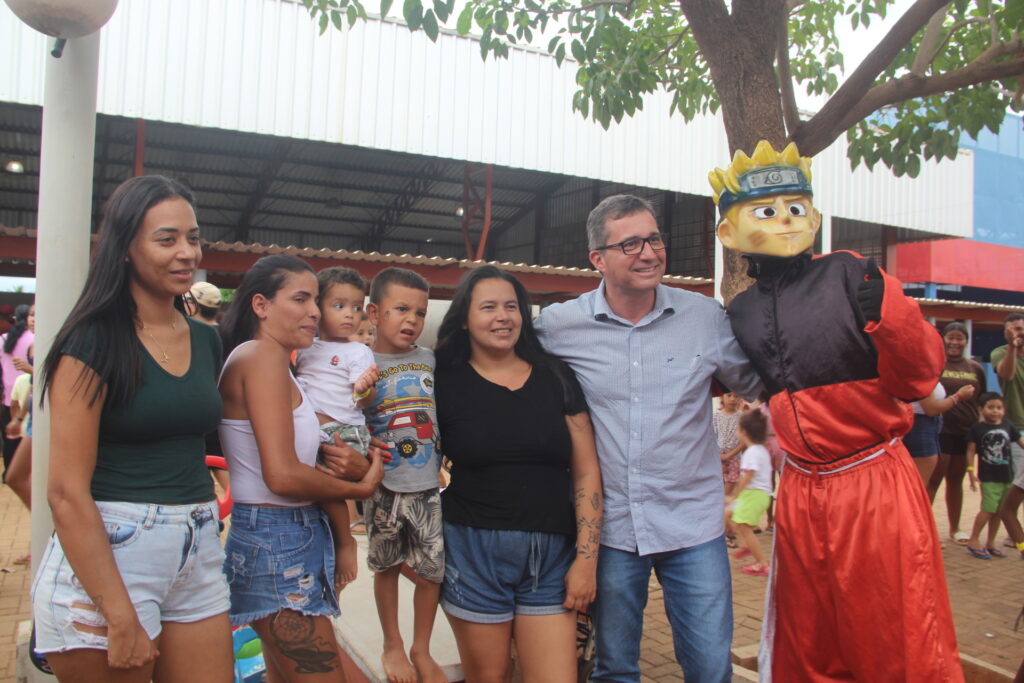 Magia, sorrisos e esperança marcam entrega de brinquedos em Três Lagoas Magia, sorrisos e esperança marcam entrega de brinquedos em Três Lagoas