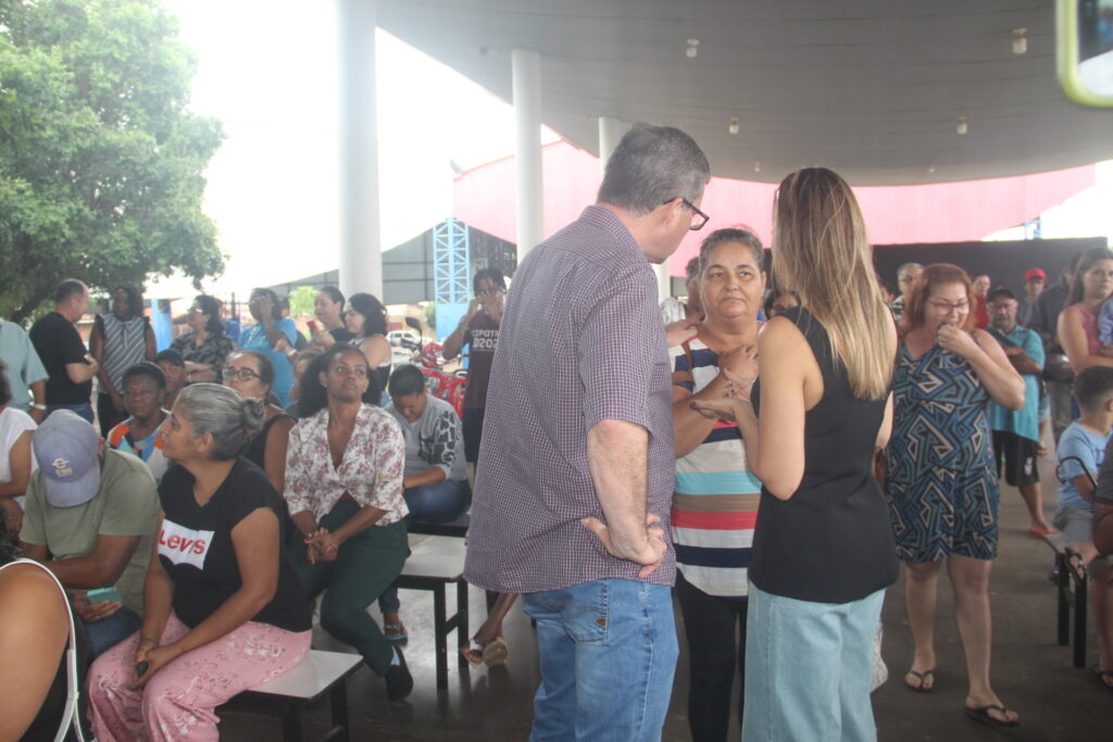 Prefeito Dr. Cassiano Maia dá continuidade às entregas de cestas básicas em Três Lagoas Prefeito Dr. Cassiano Maia dá continuidade às entregas de cestas básicas em Três Lagoas