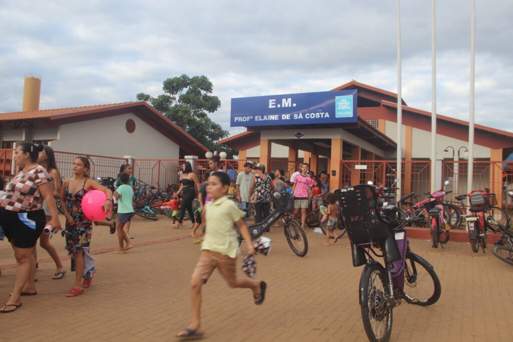 Magia, sorrisos e esperança marcam entrega de brinquedos em Três Lagoas Magia, sorrisos e esperança marcam entrega de brinquedos em Três Lagoas