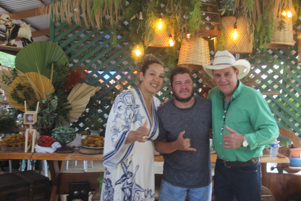 Aniversário de Ângelo Guerreiro reúne família, autoridades e aliados em celebração especial no Rancho West Country