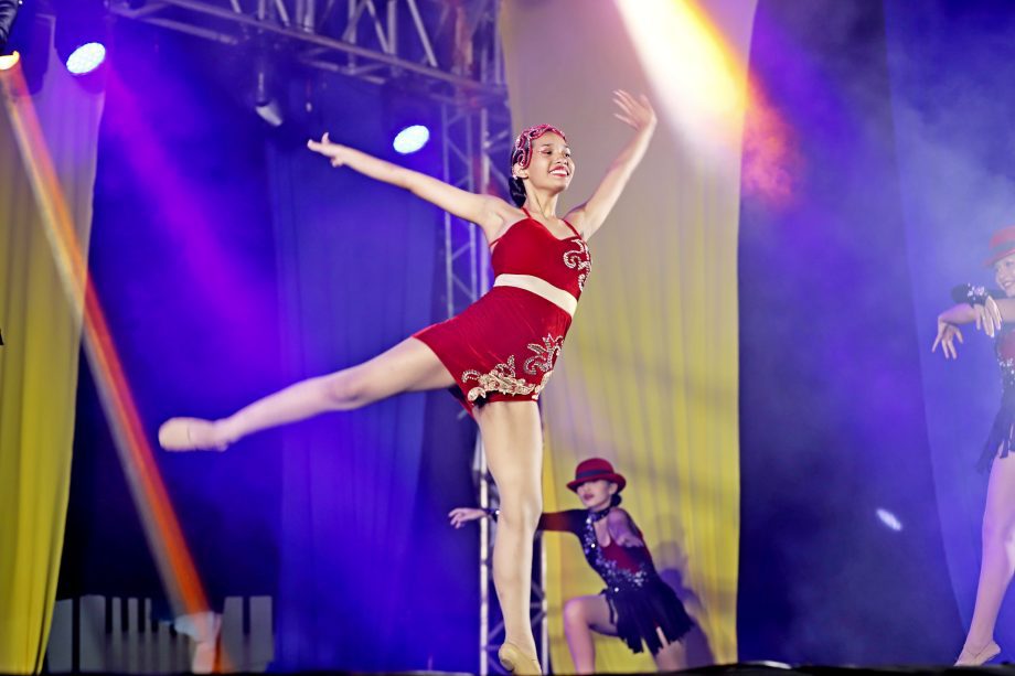 Espetáculo “Circus” encanta público e reúne mais de 300 bailarinas no Natal Encantado 2025 de Três Lagoas