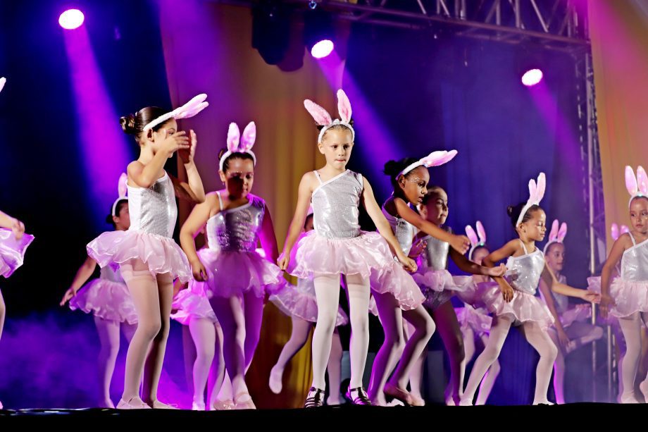 Espetáculo “Circus” encanta público e reúne mais de 300 bailarinas no Natal Encantado 2025 de Três Lagoas