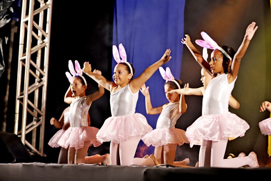 Espetáculo “Circus” encanta público e reúne mais de 300 bailarinas no Natal Encantado 2025 de Três Lagoas