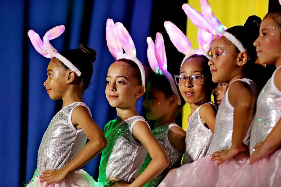 Espetáculo “Circus” encanta público e reúne mais de 300 bailarinas no Natal Encantado 2025 de Três Lagoas