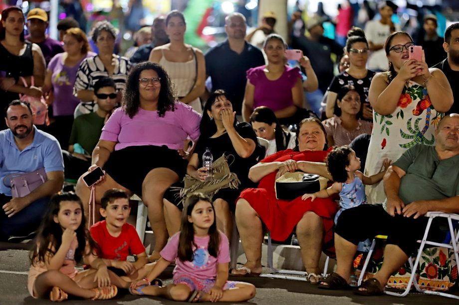 Espetáculo “Circus” encanta público e reúne mais de 300 bailarinas no Natal Encantado 2025 de Três Lagoas