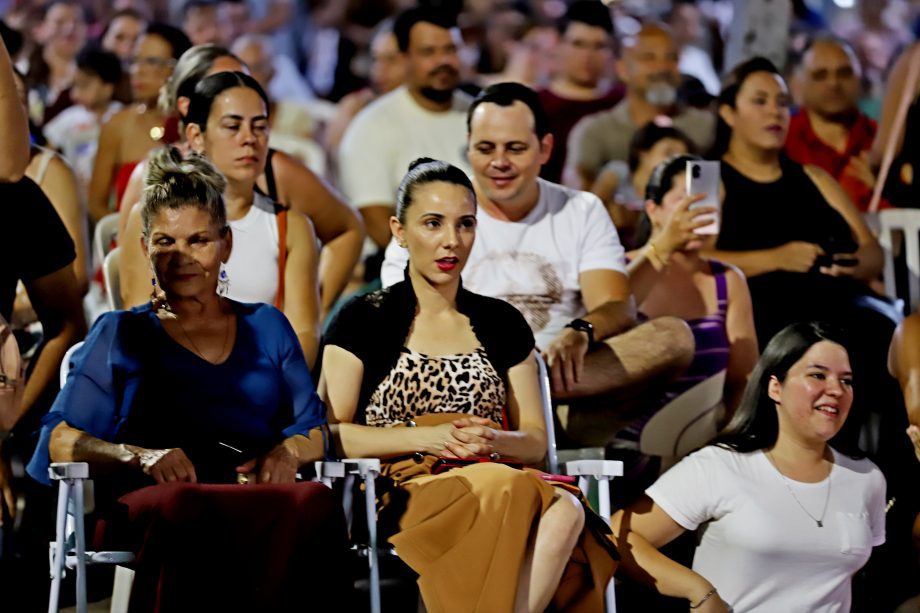 Espetáculo “Circus” encanta público e reúne mais de 300 bailarinas no Natal Encantado 2025 de Três Lagoas