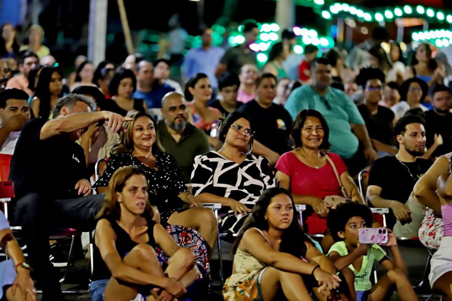 Espetáculo “Circus” encanta público e reúne mais de 300 bailarinas no Natal Encantado 2025 de Três Lagoas