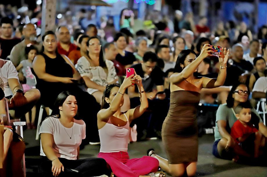 Espetáculo “Circus” encanta público e reúne mais de 300 bailarinas no Natal Encantado 2025 de Três Lagoas