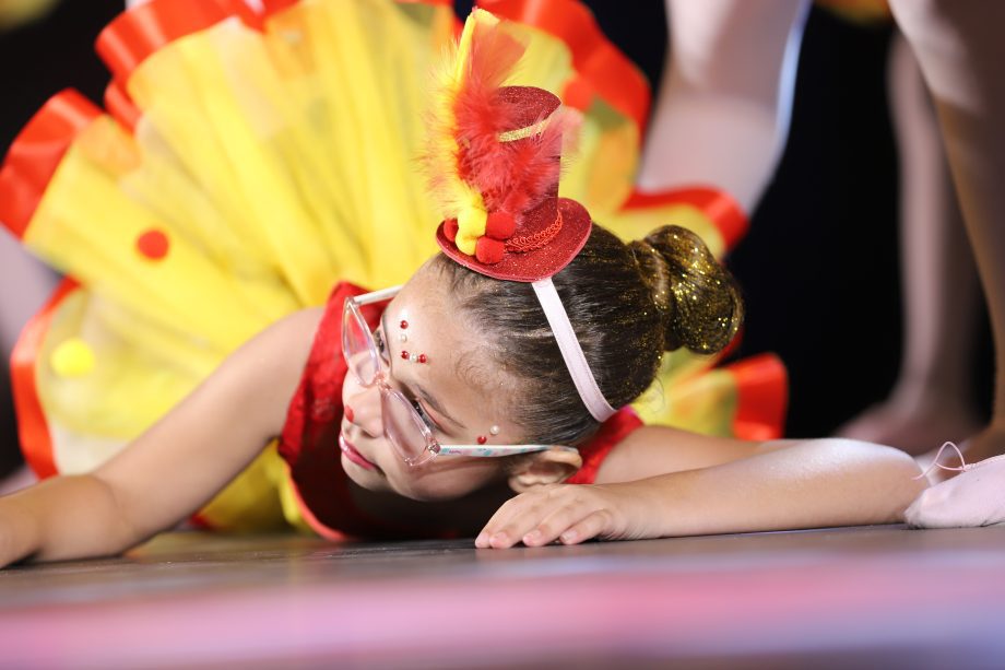 Espetáculo “Circus” encanta público e reúne mais de 300 bailarinas no Natal Encantado 2025 de Três Lagoas