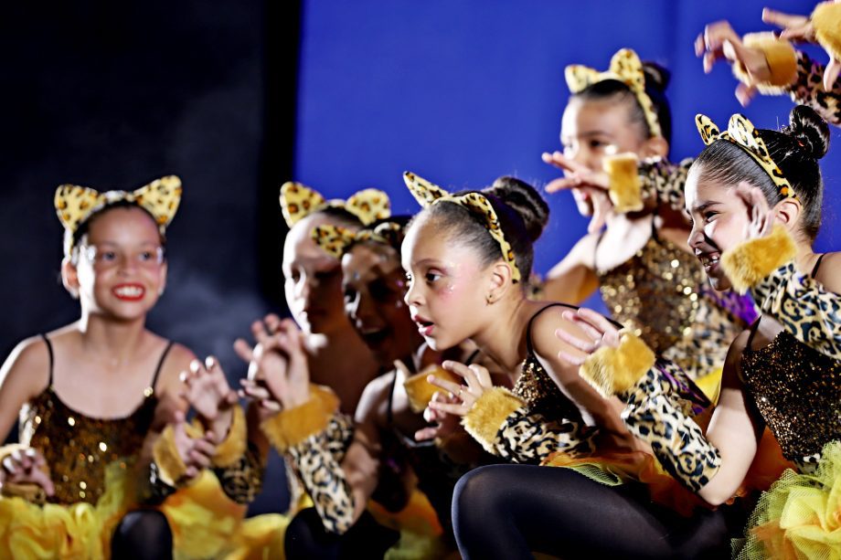 Espetáculo “Circus” encanta público e reúne mais de 300 bailarinas no Natal Encantado 2025 de Três Lagoas