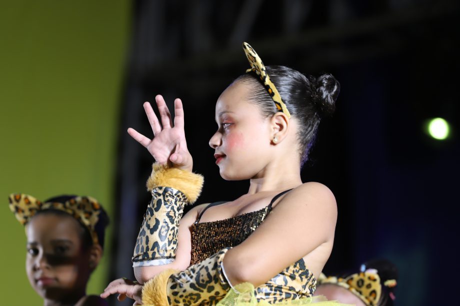 Espetáculo “Circus” encanta público e reúne mais de 300 bailarinas no Natal Encantado 2025 de Três Lagoas