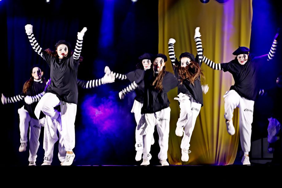 Espetáculo “Circus” encanta público e reúne mais de 300 bailarinas no Natal Encantado 2025 de Três Lagoas