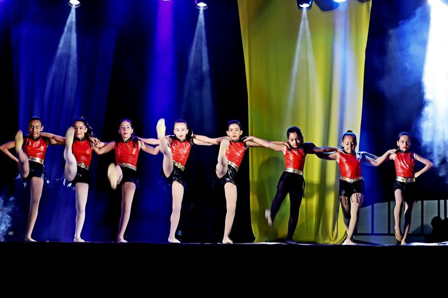 Espetáculo “Circus” encanta público e reúne mais de 300 bailarinas no Natal Encantado 2025 de Três Lagoas