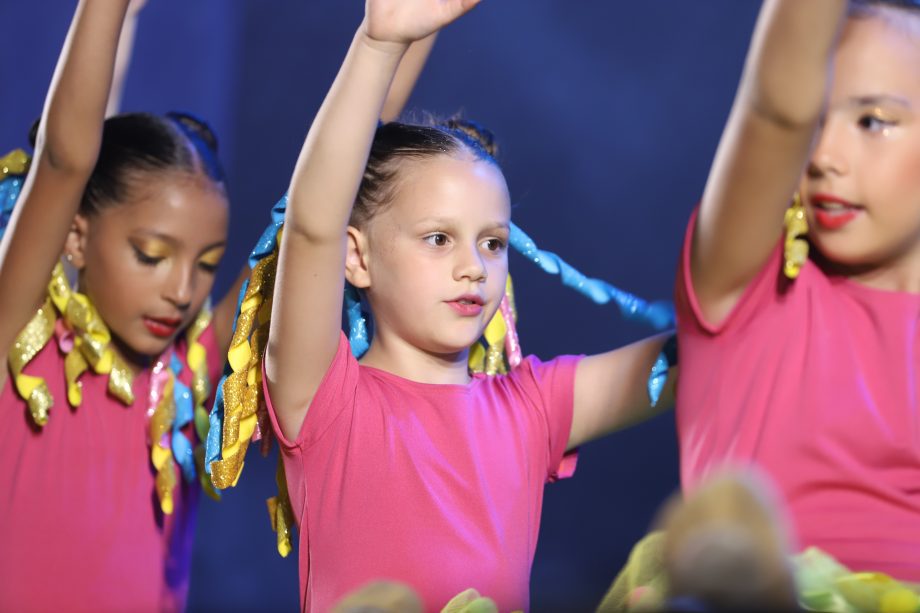 Espetáculo “Circus” encanta público e reúne mais de 300 bailarinas no Natal Encantado 2025 de Três Lagoas