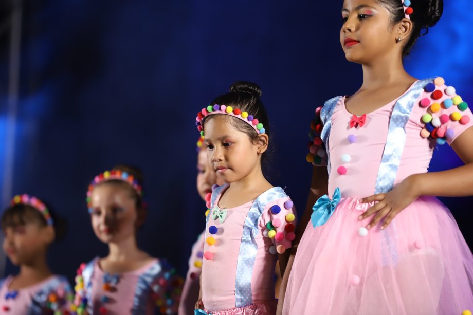 Espetáculo “Circus” encanta público e reúne mais de 300 bailarinas no Natal Encantado 2025 de Três Lagoas