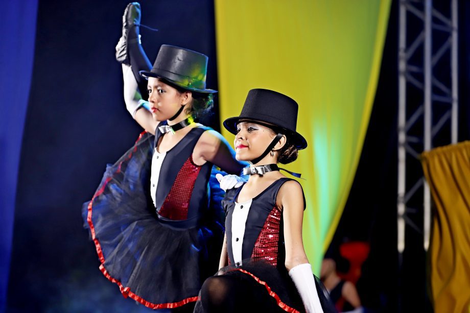 Espetáculo “Circus” encanta público e reúne mais de 300 bailarinas no Natal Encantado 2025 de Três Lagoas