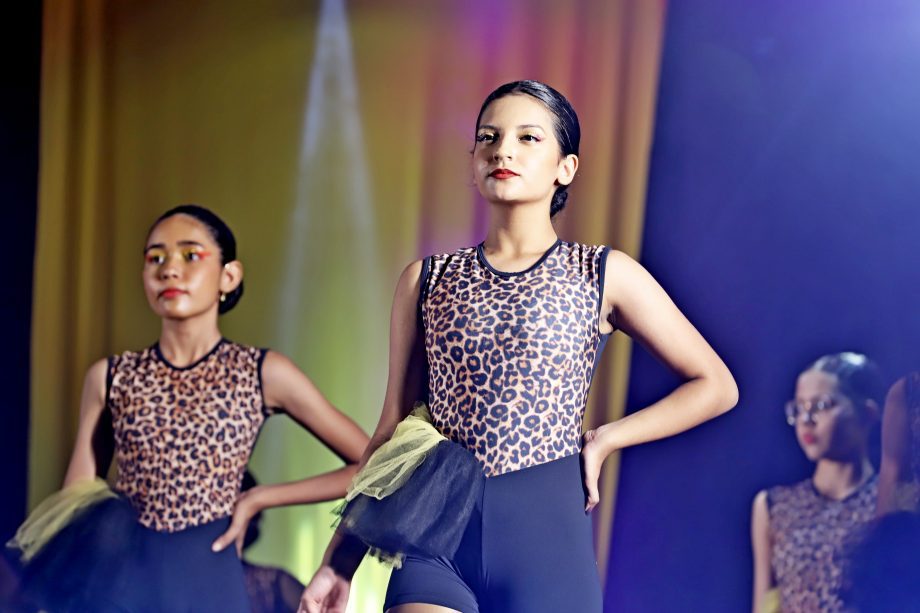 Espetáculo “Circus” encanta público e reúne mais de 300 bailarinas no Natal Encantado 2025 de Três Lagoas