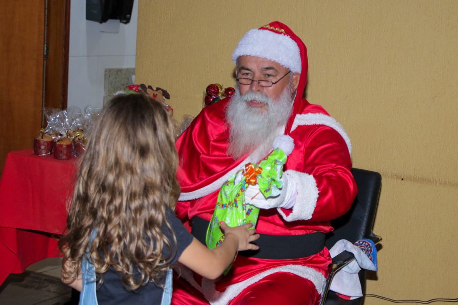 Crianças das Casas de Acolhimento vivem noite especial na Pizzaria da Mama e encerram ano repleto de experiências inesquecíveis Crianças das Casas de Acolhimento vivem noite especial na Pizzaria da Mama e encerram ano repleto de experiências inesquecíveis