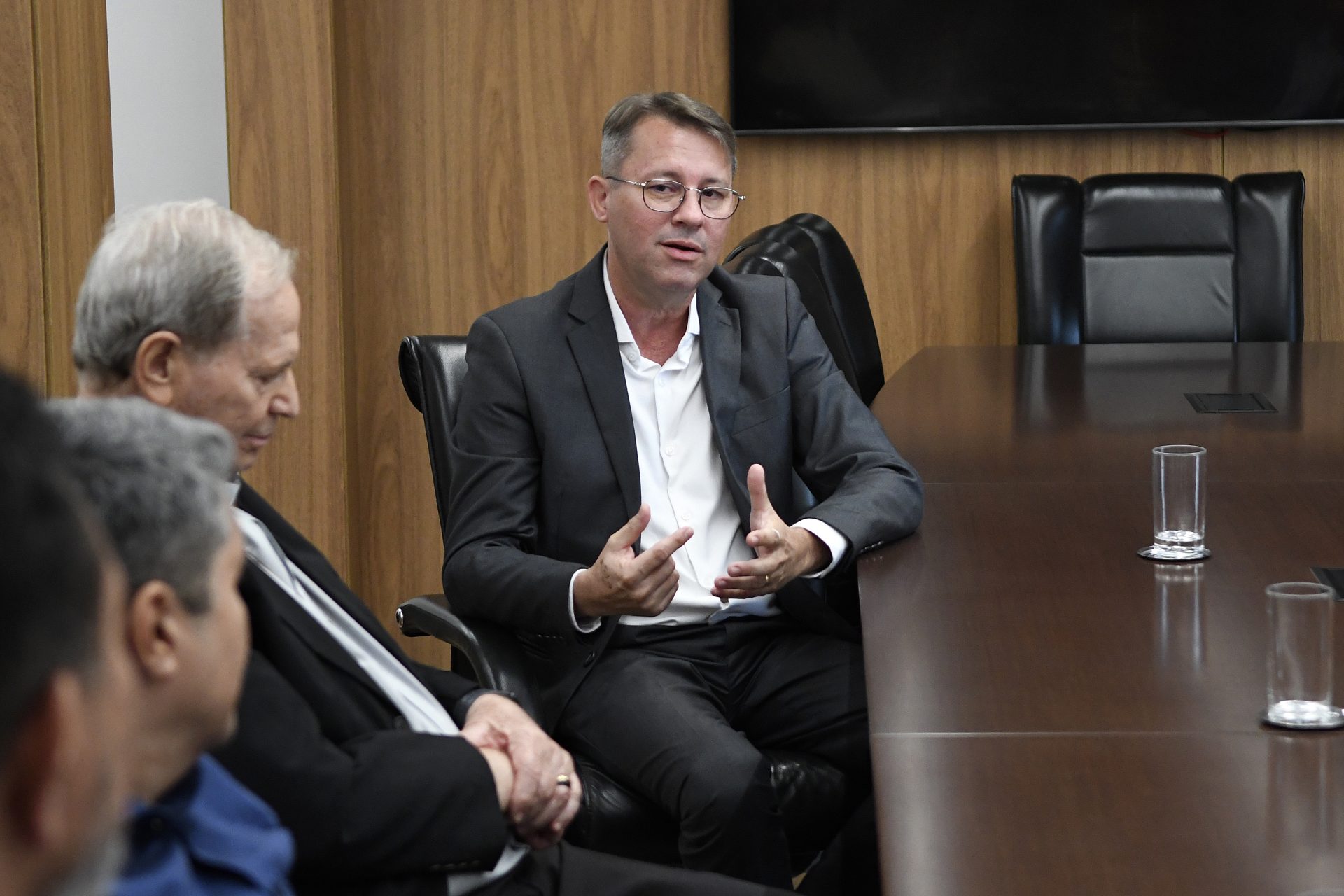 Cristiano Carvalho é nomeado como novo diretor-presidente da Fundect pelos próximos três anos Cristiano Carvalho é nomeado como novo diretor-presidente da Fundect pelos próximos três anos