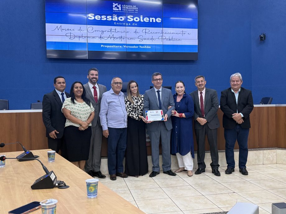 Em sessão solene, Câmara homenageia prefeito, servidores e programas municipais que se destacaram nacionalmente