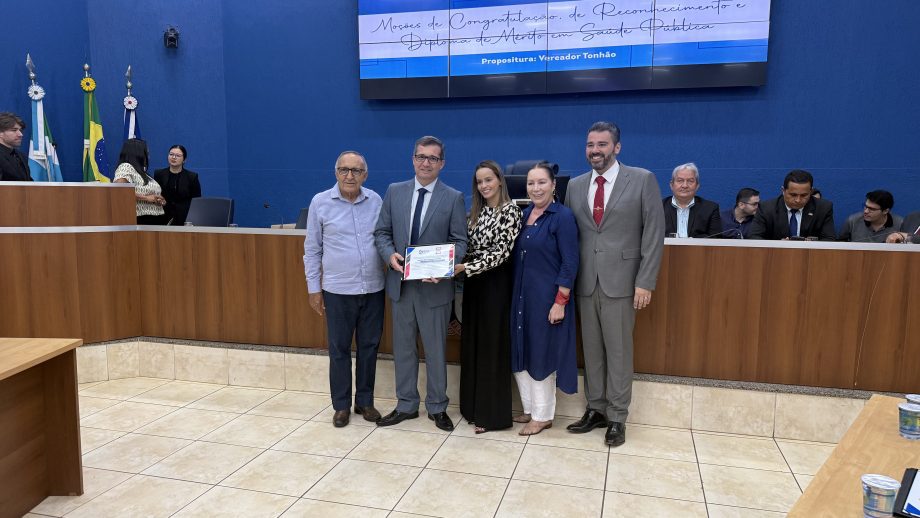 Em sessão solene, Câmara homenageia prefeito, servidores e programas municipais que se destacaram nacionalmente