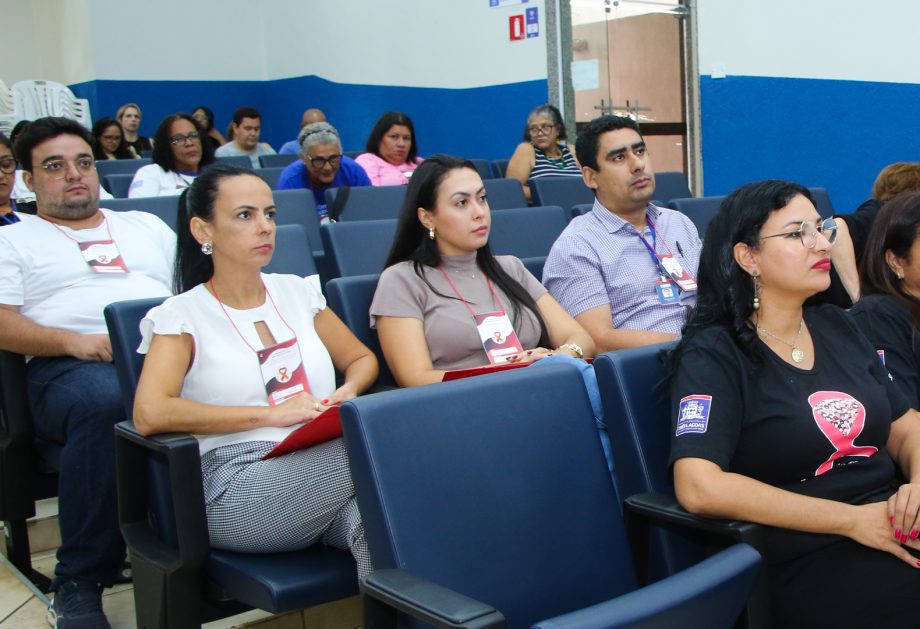 Três Lagoas dá início ao 1º Simpósio de HIV/AIDS com foco em prevenção, cuidado e enfrentamento ao estigma Três Lagoas dá início ao 1º Simpósio de HIV/AIDS com foco em prevenção, cuidado e enfrentamento ao estigma