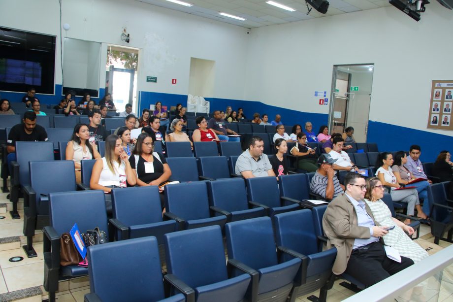 Três Lagoas dá início ao 1º Simpósio de HIV/AIDS com foco em prevenção, cuidado e enfrentamento ao estigma Três Lagoas dá início ao 1º Simpósio de HIV/AIDS com foco em prevenção, cuidado e enfrentamento ao estigma