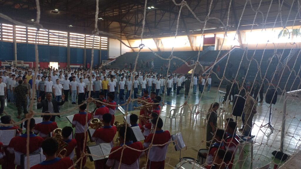 Cerimônia de juramento à Bandeira reforça civismo e compromisso dos jovens três-lagoenses
