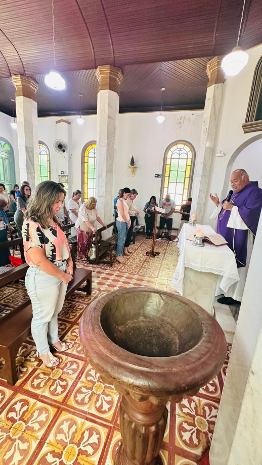 Paróquia Santo Antônio recebe doação de pia batismal