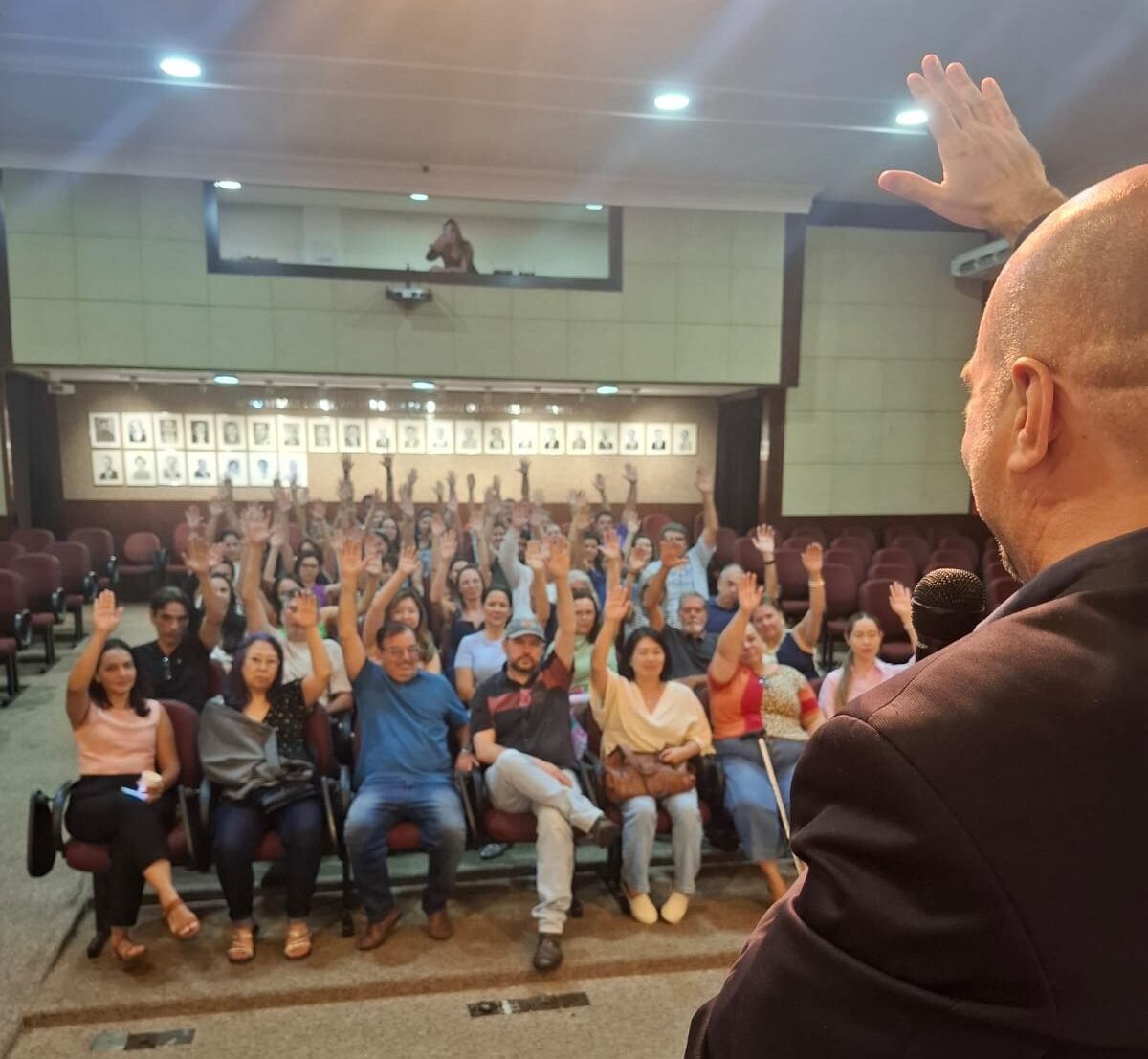 Em Assembleia, Sioms rejeita proposta da Prefeitura de Campo Grande e delibera por indicativo de greve Em Assembleia, Sioms rejeita proposta da Prefeitura de Campo Grande e delibera por indicativo de greve