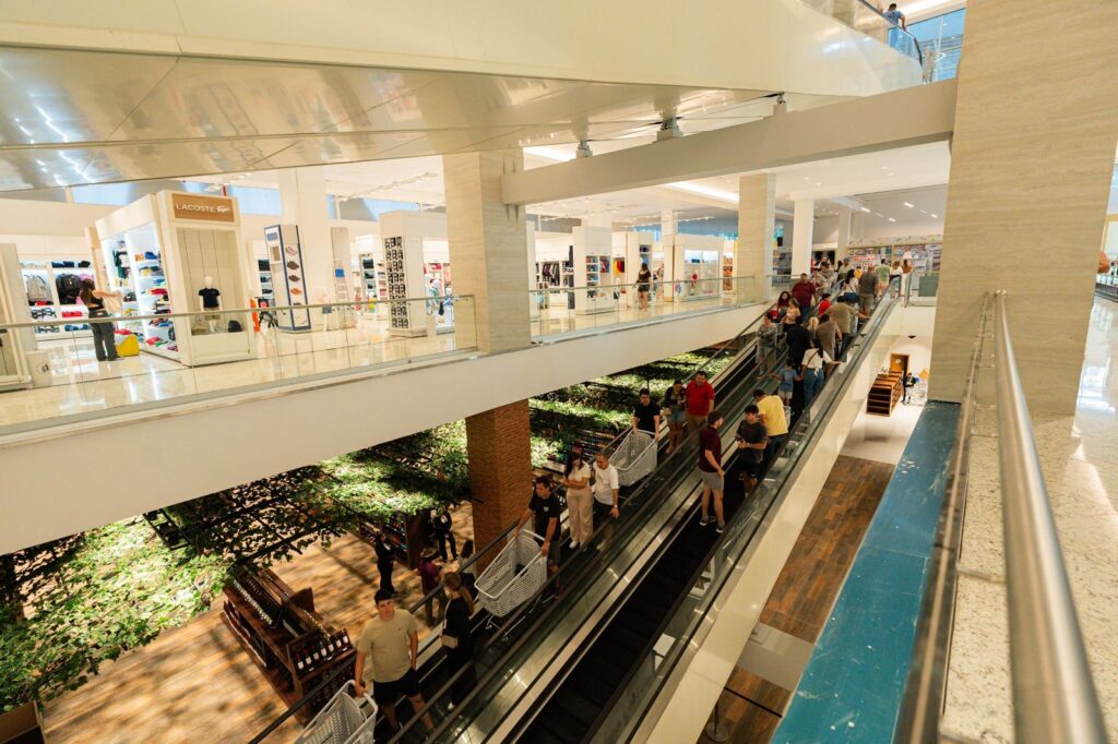 Shopping China inaugura a maior loja de Ciudad del Este e da fronteira Shopping China inaugura a maior loja de Ciudad del Este e da fronteira