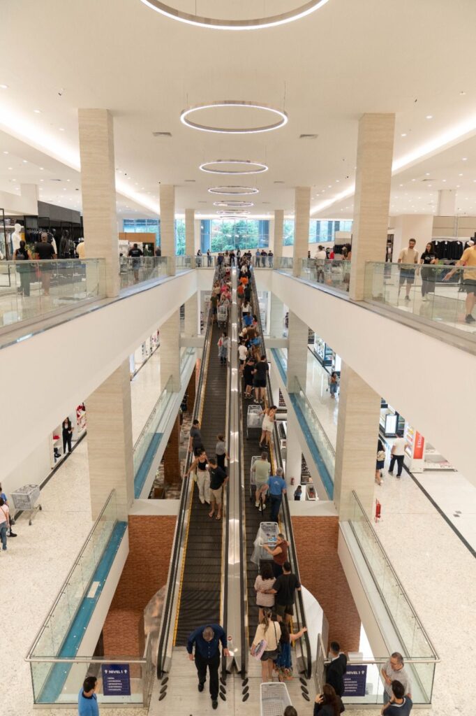 Shopping China inaugura a maior loja de Ciudad del Este e da fronteira Shopping China inaugura a maior loja de Ciudad del Este e da fronteira