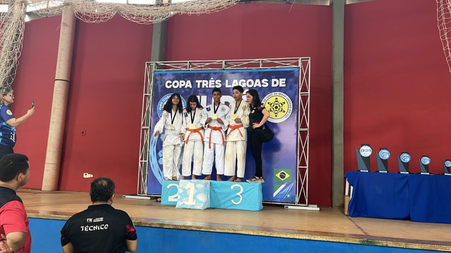 Copa Três Lagoas de Judô reúne quase 200 atletas em competição emocionante Copa Três Lagoas de Judô reúne quase 200 atletas em competição emocionante
