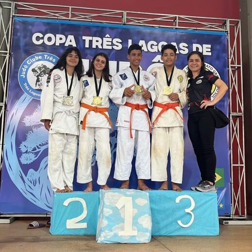 Copa Três Lagoas de Judô reúne quase 200 atletas em competição emocionante Copa Três Lagoas de Judô reúne quase 200 atletas em competição emocionante