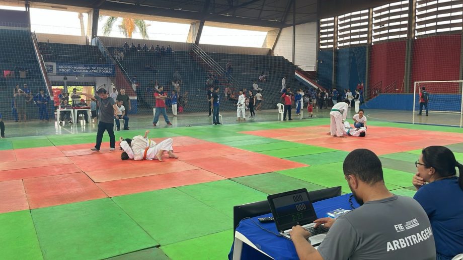Copa Três Lagoas de Judô reúne quase 200 atletas em competição emocionante Copa Três Lagoas de Judô reúne quase 200 atletas em competição emocionante
