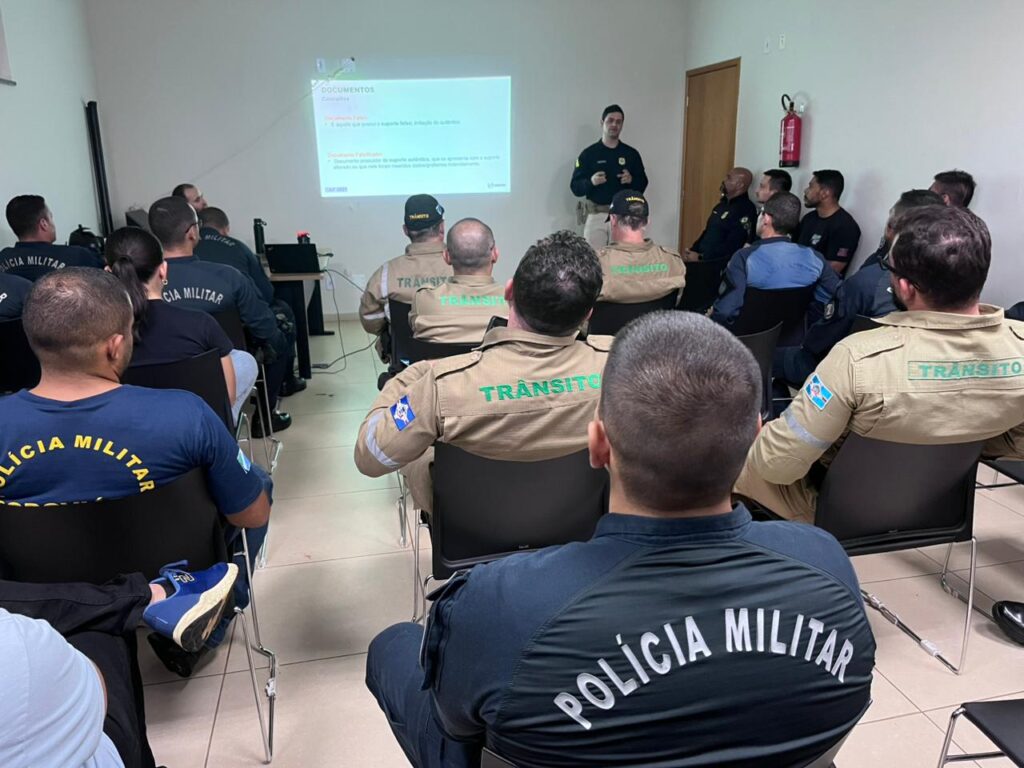 Policiais Militares recebem capacitação especializada para identificar fraudes veiculares em Três Lagoas