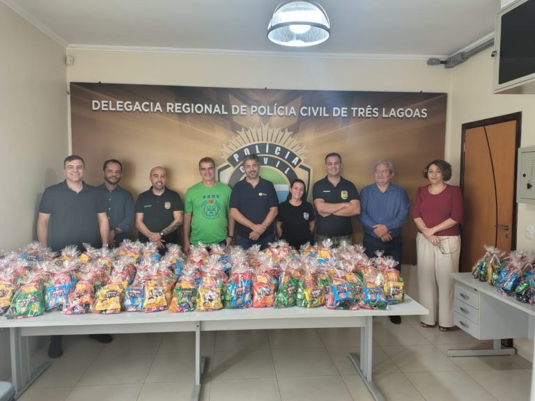 Policiais civis se reuném para promover doação de doces para crianças carentes em Três Lagoas