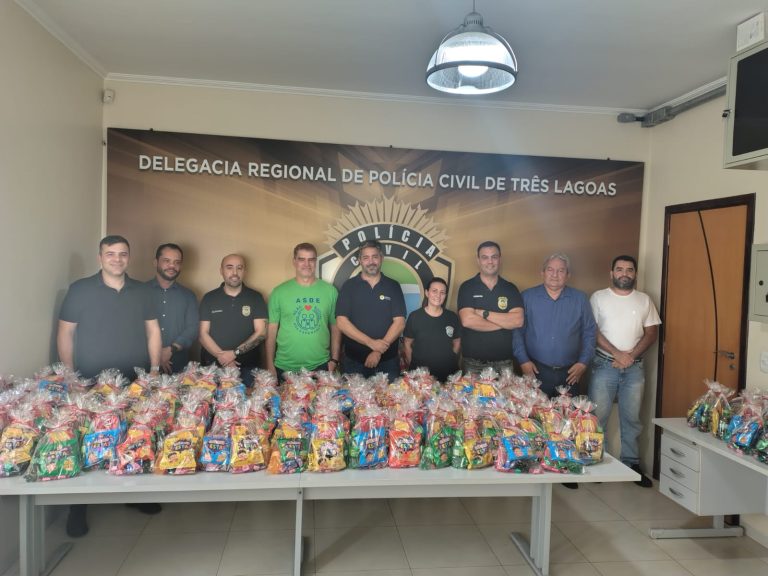 Policiais civis se reuném para promover doação de doces para crianças carentes em Três Lagoas
