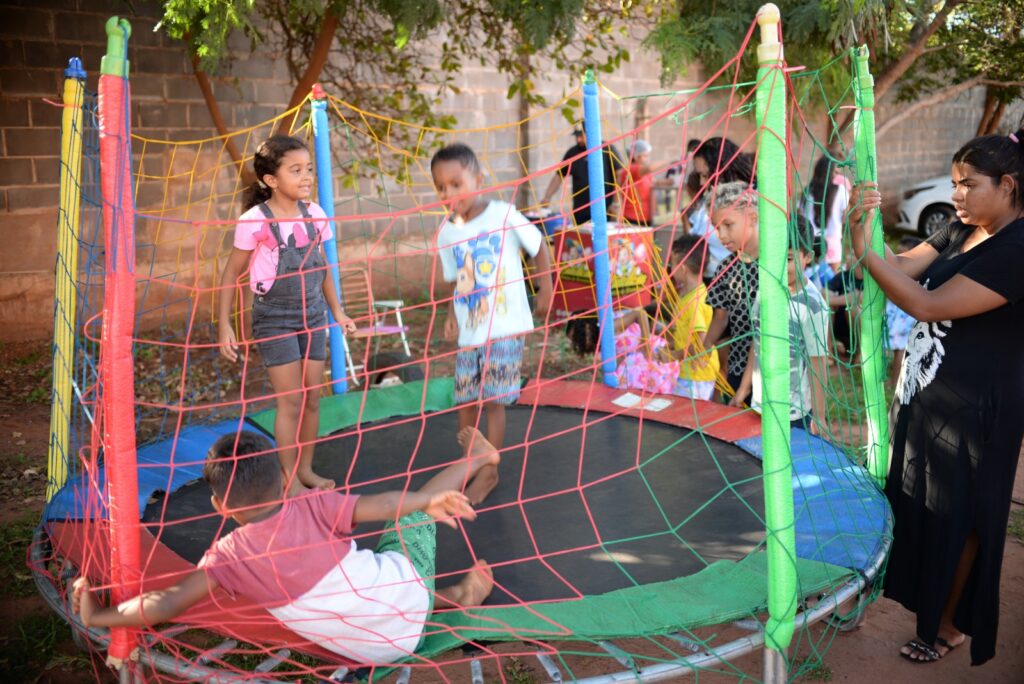Projeto Natal Mais Feliz leva solidariedade e esperança a famílias de Três Lagoas