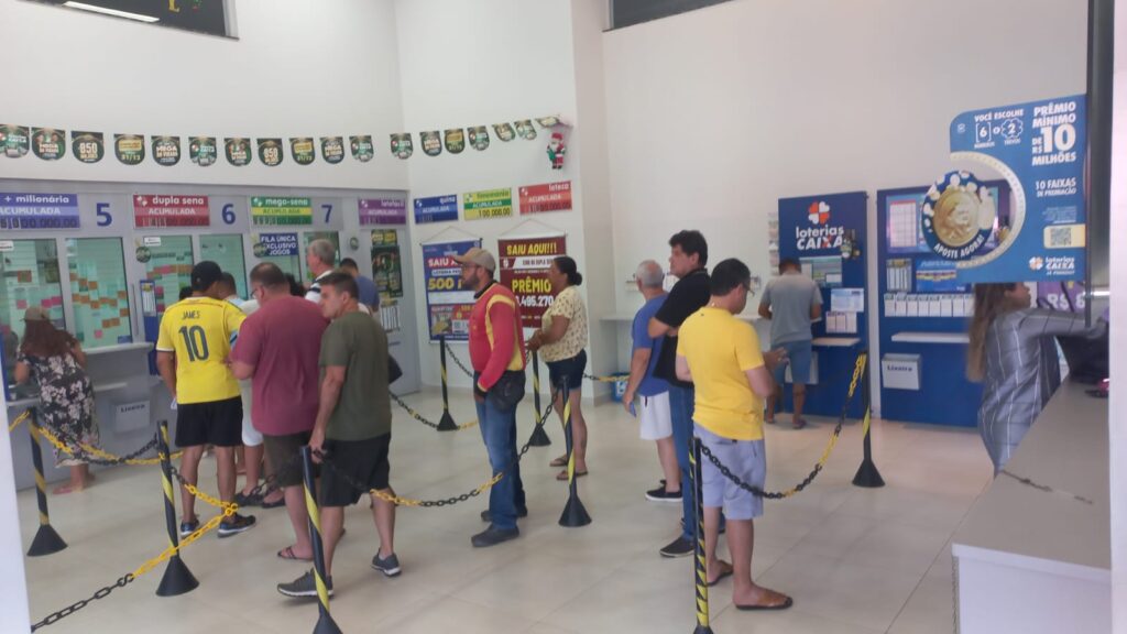Filas enormes, esperança renovada e o sonho do bilhão: Mega da Virada lota lotéricas em Três Lagoas