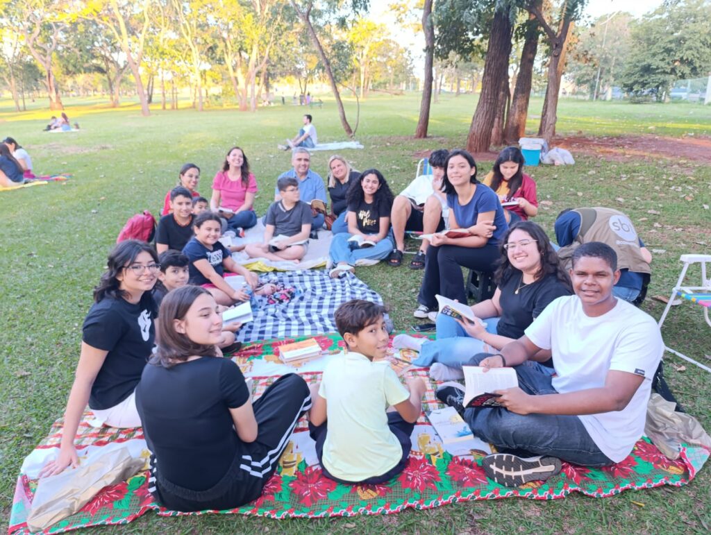 Jovens e crianças serão premiados hoje (12) pela leitura de livros em 2025