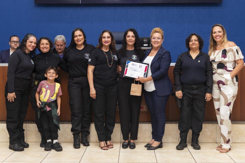Mulheres que atuam em prol da segurança pública recebem honrarias Mulheres que atuam em prol da segurança pública recebem honrarias
