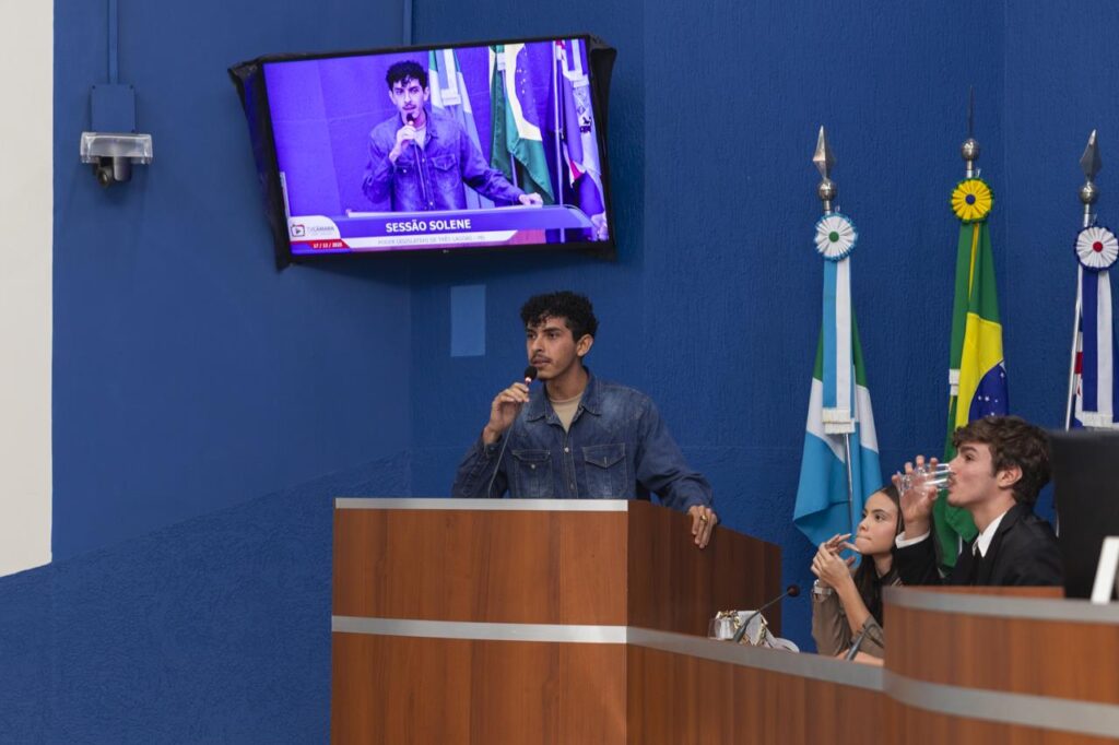 Primeira edição do Parlamento Jovem de Três Lagoas é encerrada com sessão solene e homenagens