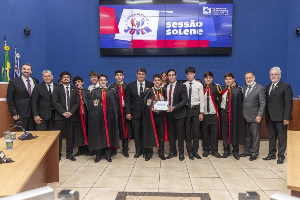 Primeira edição do Parlamento Jovem de Três Lagoas é encerrada com sessão solene e homenagens